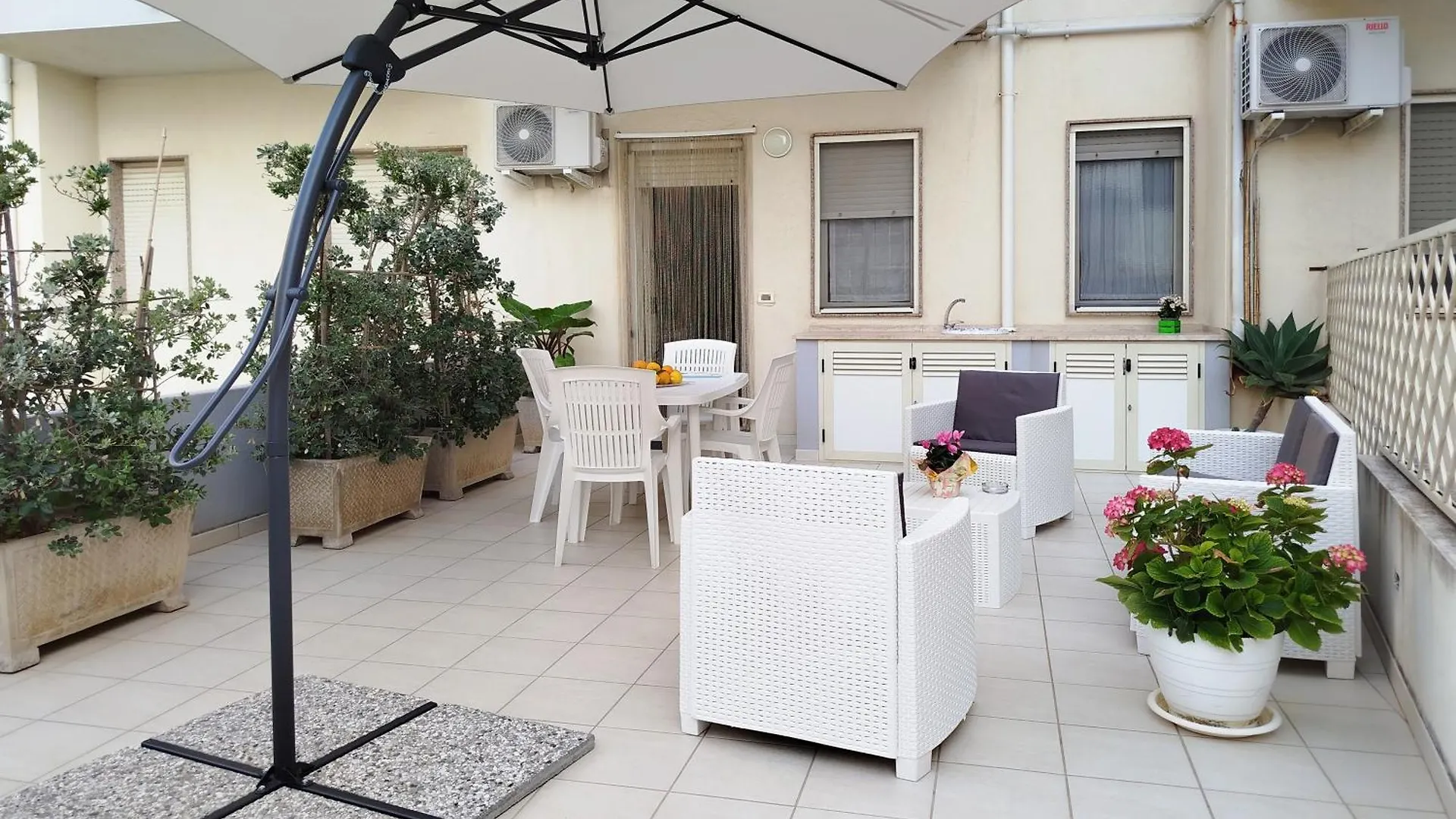 Appartamento Casa Rosa sul Mare Capo dʼOrlando Italia