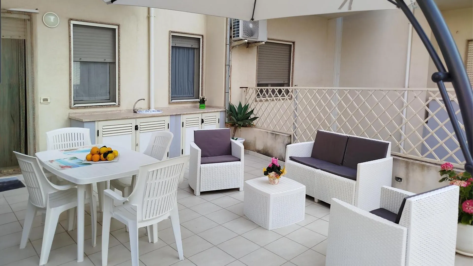 Appartamento Casa Rosa sul Mare Capo dʼOrlando